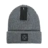 Beanie Designer Beanie Luksusowy wyspę czapka czapka wszechstronna czapka Kapelusz ciepły litera kamienna kapelusz 17 kolorów f-11