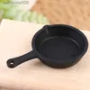 Kitchens Play Food 2Pcs Doll House Accessories 1 12 Dollhouse Miniature Kitchen Utensil Pan Small Frying Pan Model Accessories ToysL231026