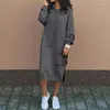 Les sweats à capuche pour femmes restent à la mode et au chaud avec cette robe à capuche colorée à manches longues pour l'automne et l'hiver 10CF