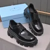 Top-Designer-Schuhe für Männer und Frauen, weiches Rindsleder, Plateau-Turnschuhe, Müßiggänger, Gummi, schwarz, glänzendes Leder, klobiger runder Kopf, Monolith-Sneaker, dicker Bodenschuh mit Box 35–46