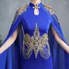 Etniska kläder damer förbättrade kinesiska cheongsam sexig lång modell show klänning mode kvinnor kantata prestanda maxi scen outfit 12087