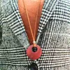 Double Wood Circle Pendants Halsband Vintage Lång tröja Kedja Simple Wild Leather Cord Män Kvinnor Handgjorda snidiga smycken 15pcs1653