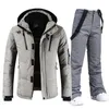 Tute da sci Uomo Tuta da sci Piumino Pantaloni da neve Completi Inverno Caldo Antivento Impermeabile Sport all'aria aperta Abbigliamento da snowboard Tute di marca 231025