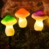 Décorations de Noël Lumières de champignons solaires LED Jardin étanche extérieur Couleur chaude Chaîne lumineuse pour patio Pathway Paysage Décor 231026