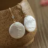 Boucles d'oreilles pendantes couleur or pour femme, avec dessus plat, perles baroques blanches d'eau douce naturelles, cadeau