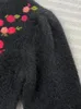 Lässige Kleider Schwarze Stickerei Blumenstrickrobe Damen Mohair Wollmischung 2023 Frühling Langarm Weiches und flauschiges knielanges Kleid