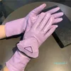 Rękawiczki designerskie kobiety zimowe skórzane rękawiczki z kieszonkową luksusową kobietą Glove Five Fingers Cashmere Mitts Touch Screen