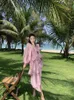 Casual Dresses Vintage Korean Sweet Pink V-ringen Elegant veckad lång klänning Kvinnor Sleeve Ruffled Ladies Backless Bandage Party Cake