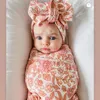 Slaapzakken Baby Inbakeren Wrap Hoofdband 2 Delige Set Bloemenpatroon Geboren Ontvangen Deken Grote Boog Po Props 231026