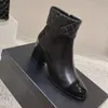 Nieuwste dames geruite enkellaarzen van kalfsleer Topkwaliteit in elkaar grijpende gemengde platte lederen geruite Chelsea-laars ronde neus slip-on laarsjes sexy luxe designer schoenen