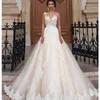 Splendido abito da sposa senza maniche con colletto gioiello trasparente 2023 Abito da sposa linea A taglie forti per feste da donna