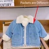 Kurtki zimowa dżinsowa kurtka dla dziewczynki plus kaszmirowy ciepłe grube dzieci moda odzież cabbit fur ubrania