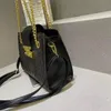 Designers hänglås stora tote chain väska kvinna läder shopping väskan underarmpaket den enda axelväskan klassiska crossbody väskor handväska hobo väskor totes