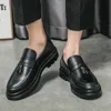 Klädskor loafers män plattform tjockt tassel formell affärsslipon bekväm herrläder casual oxford 231026