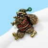 Brosches Cindy Xiang Rhinestone Christmas Santa Clause Brooch Unisex Pin Winter Fashion Jewelry Festivel Accessories 2023 Gift