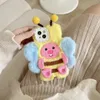 Mobiltelefonfodral söta Bee Beaverlet Fluffy Plush Phone Case för iPhone 14 12 13 Pro Max 15 Pro Max 11 Kawaii Winter Warm Cover Soft Phone Case 231026