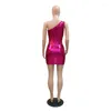 Werkjurken Y2K Metallic Vergulden 2-delige set Jurk Vrouwen Zomeroutfits Sexy Eén schouder Mouwloze bodysuit Top Twist Minirokken