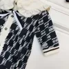 Nya baby jumpsuits veckade spetsslapa nyfödda bodysuit storlek 66-90 kontrast rutig full tryck spädbarns krypdräkt okt25