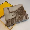 Designer kvinnor tryckt broderi halsduk vinter tryck foulard fyrkantig halsdukar kvinnor lyx sjalar b1ug#