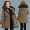 Trenchs de femmes 2023 capuche coton rembourré vêtements moyen long hiver veste élégante mère parka vintage p66