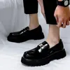 Zapatos de vestir SS Patente de los hombres Banquete diario Mocasines casuales Moda Sólido Negro Alto Aumento 231026