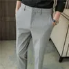 Abiti da uomo Blazer da uomo Pantaloni da uomo Capris tinta unita Sensazione di caduta Elastico Gamba piccola Grigio chiaro Completo da uomo Moda