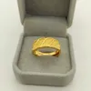 Bröllopsringar klassiska rena pläterade riktiga 18k gula guld 999 24k par för män och kvinnor frostade par ring smycken gåva aldrig blekna smycken 231027