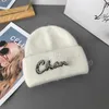 Berretto di design per coppia autunno e inverno Moda colore caramella cotone caldo lettera ricamo cappello di cristallo data viaggio all'aperto vacanza regalo cofano