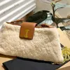 Tasarımcı Çanta Çanta Çanta Tote Çanta Bulut Zarfı Çanta Çapraz Koyu Lady Omuz Çantaları Altın Zincir Moda Peluş Kürk Çanta Çanta Flap Cüzdan 231026