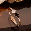 Bangle Klassieke witte schelp Four Clover roestvrijstalen armband voor dames verjaardagscadeau 231027