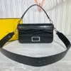 Editioo Baguuttt Torebka skórzana materiał szerokie ramię w pasku barku torba do pachy Crossbody Bag Bogdess Essential Designer Bag Paftat Torba telefonu komórkowego 27 cm