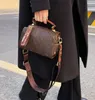 Sac à bandoulière pratique assorti avec tout, nouvelle boîte, sacoche de voyage avec pendentif, sacs à bandoulière pour femmes, vente en gros, nouvelle boîte