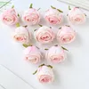 Fleurs décoratives 10pcs soie artificielle coeur rond tête de rose pour couronnes de Noël décor arc de mariage accessoire maison pot de fleurs ornemental