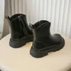 Botlar Yeni Kadınlar Siyah Anti Slip Children's Moda Edition Yumuşak İngiliz Stil Serin Prenses Kısa Botlar PU Bahar Sonbahar Boys 231027