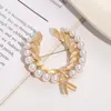 Brooches High-end Metal Bohemia Brooch Niche Design Lady's Pearl Banquet Vintage Pin Premium Christmas Badge Costume Jewely High Quality