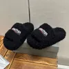 Designer schoenen balencaga harige platform sandaal pluche pantoffels dames winterwol borduurwerk sleep dikke zolen verhoogde damesschoenen harige glijbaan F8QZL