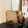 Kadın Çantası Crossbody Baskılı Vintage Küçük Kare Sling Bir Omuz PVC Basit Atmosferik Su Geçirmez ve Klasik Gidiş Çanta Outlet