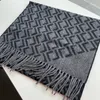 Designer kvinnor tryckt broderi halsduk vinter tryck foulard fyrkantig halsdukar kvinnor lyx sjalar b1ug#