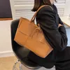 Designer handtas met logo Vroege lente geweven damestas Moeder kind Tote Eén schouder handtas Tweedelige set boodschappentas Grote capaciteit