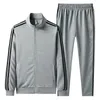 Kvinnors spårsättningar 2 Set Gym Wear Classical Men's Sportswear Homme Man Running Jackets kläder utomhusdräkter 4xl 231026