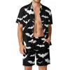 Tute da uomo Bat Beach Set da uomo modello animale Set di camicie casual Pantaloncini estivi Abito vintage in due pezzi di grandi dimensioni