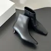 توتمي أحذية الجلود المنخفضة الكعب في الكاحل أحذية الموضة أحذية النسائية مصممة مصنع أحذية المصنع