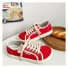 Chaussures habillées Designer Canva Baskets basses à bout large Baskets à lacets 2023 Filles Rouge Bleu Tenis Plimsolls 231026