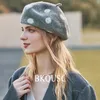 Berets Polka Dot Wool Beret Women's Retro Warm Thickening Painter Hat Ladies Fashion Pumpkin Caps Wild Autumn Winter Women Cute Berets 231027