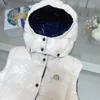 Nuovi gilet in piuma d'oca per bambini Comoda giacca senza maniche calda per bambino Taglia 100-160 Gilet per bambini con bottoni con logo intaglio Oct25