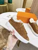 Scarpe sportive realizzate in pelle di vitello con goffratura scamosciata 35-45