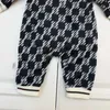 Nya baby jumpsuits veckade spetsslapa nyfödda bodysuit storlek 66-90 kontrast rutig full tryck spädbarns krypdräkt okt25