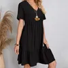 Casual klänningar 2023 Summer Elegant Beach Style Solid Womens Fashin V Neck Short Sleeve Loose Cake Dress Female Clothing