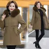 Trenchs de femmes 2023 capuche coton rembourré vêtements moyen long hiver veste élégante mère parka vintage p66