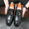 Puntige lefu pu schoenen platte mannen bodem comfortabele Britse mode metalen gesp casual lederen schoenen